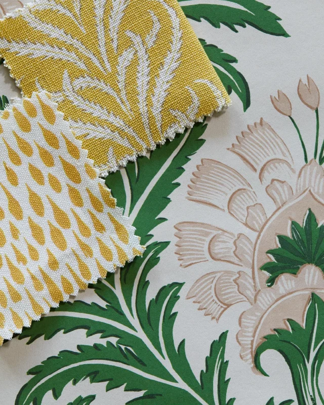 Spring has finally sprung! And I’ve been busy dreaming up this beautiful yellow, green and pink scheme. 💚 💗 💛 

Wallpaper - Raine Pickled Green
Linens - Coco Ochre
Lorcan Reverse Ochre
Arthur Stripe Pickled Green
Betsy Pickled Green
Vivien Rose Dust

All samples available at cinny.co.uk.

📷 by @kfiszerfoto