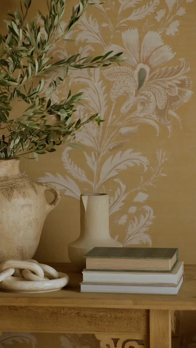 James Grasscloth captured in a serene moment from our latest shoot bringing a natural ethereal to your space.

Stylist: @katefrench_creative
Photographer: @_tobymitchell